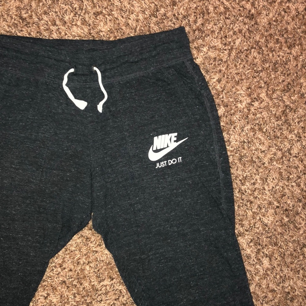 Women’s Nike Capri Joggers